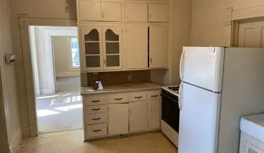 3 of 9 421 Scott Apartment for rent in Oshkosh, WI