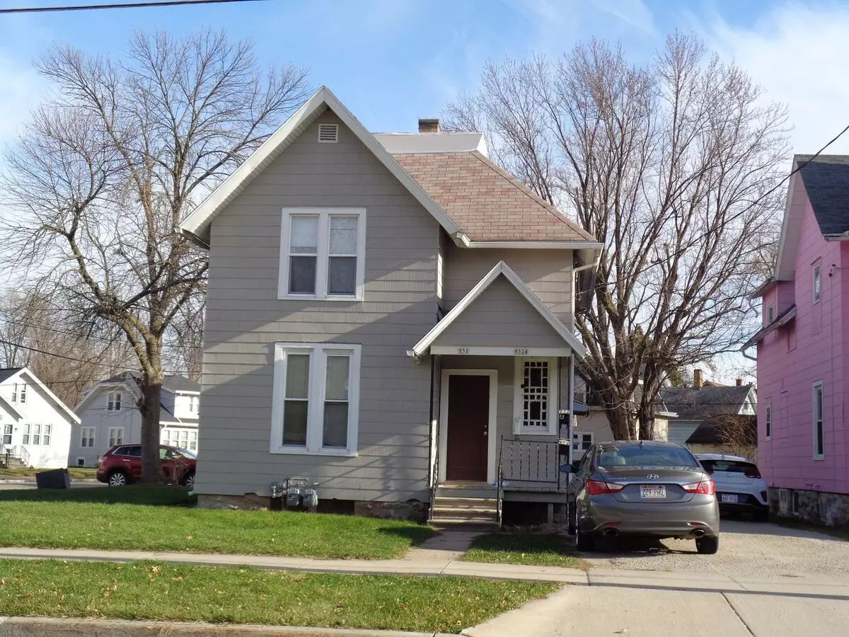 952 Elmwood Apartment for rent in Oshkosh, WI
