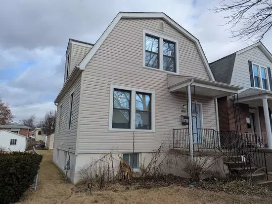 Beautiful, Modern, Spacious, Full Renovation, Great Yard, Great Neighborhood, Everything You Need! Apartment for rent in St Louis, MO