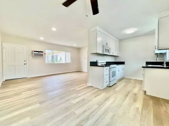 5540 Mammoth Ave Apartment for rent in Sherman Oaks, CA