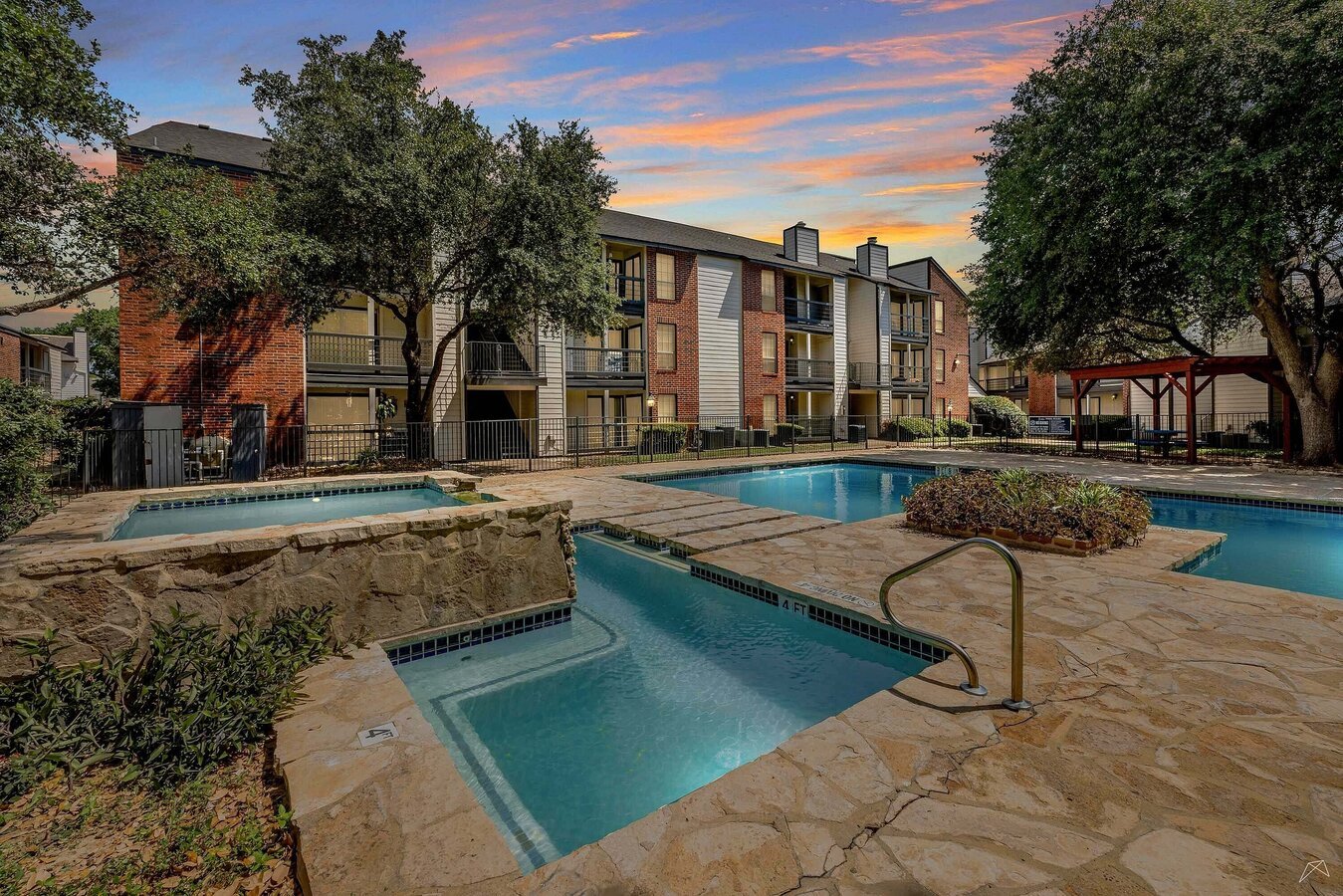 2555 Ne Loop 410null