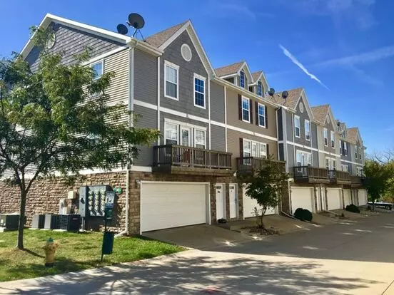 2 Bedroom 2 Bathroom Town House - End Unit Apartment for rent in Pleasant Hill, IA
