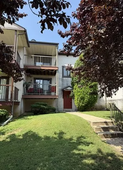 818 Cambridge Cir Apartment for rent in Clifton Heights, PA