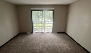 4 of 13 Spacious Duplex With Finished Basement & Garage House for rent in Independence, MO