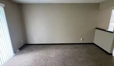 5 of 13 Spacious Duplex With Finished Basement & Garage House for rent in Independence, MO