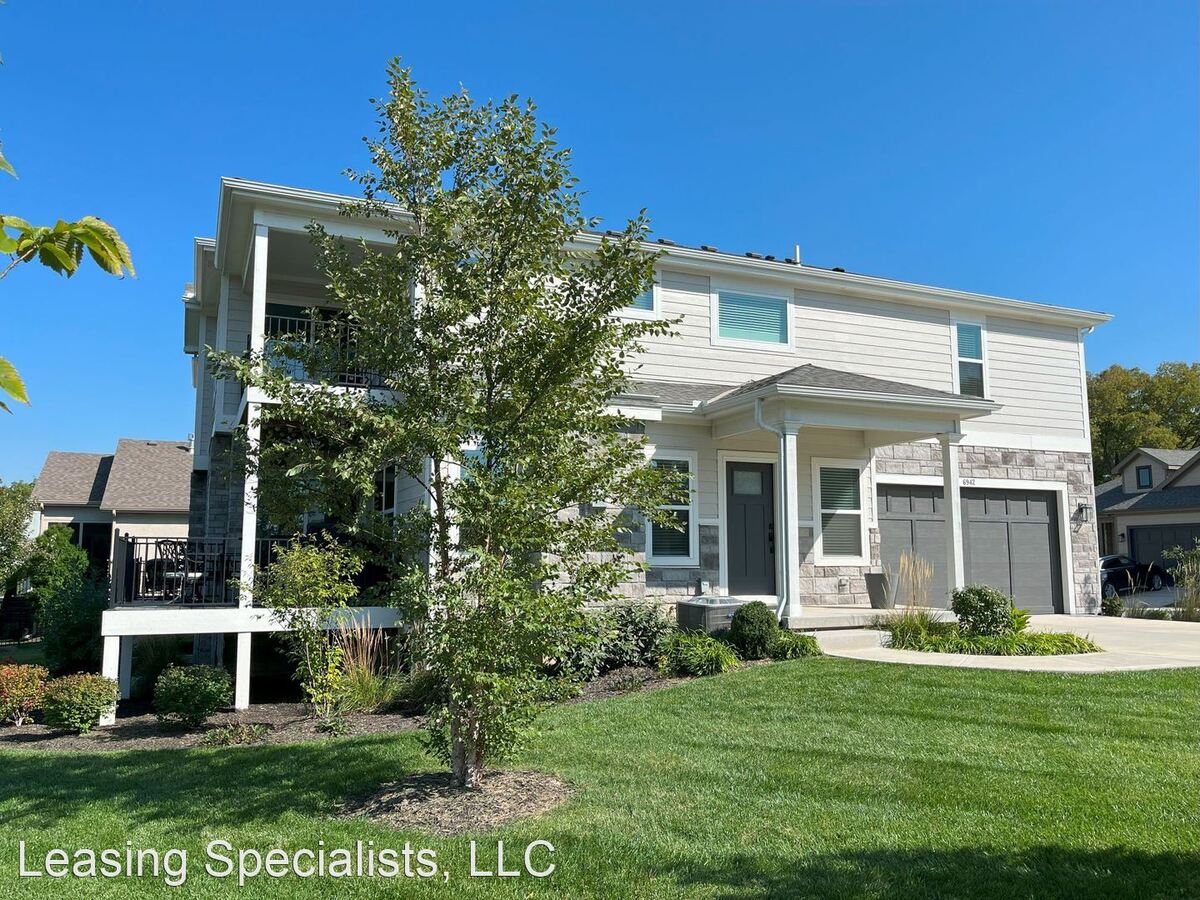 6942 W 162nd Ct Overland Park, KS House for Rent Rentable