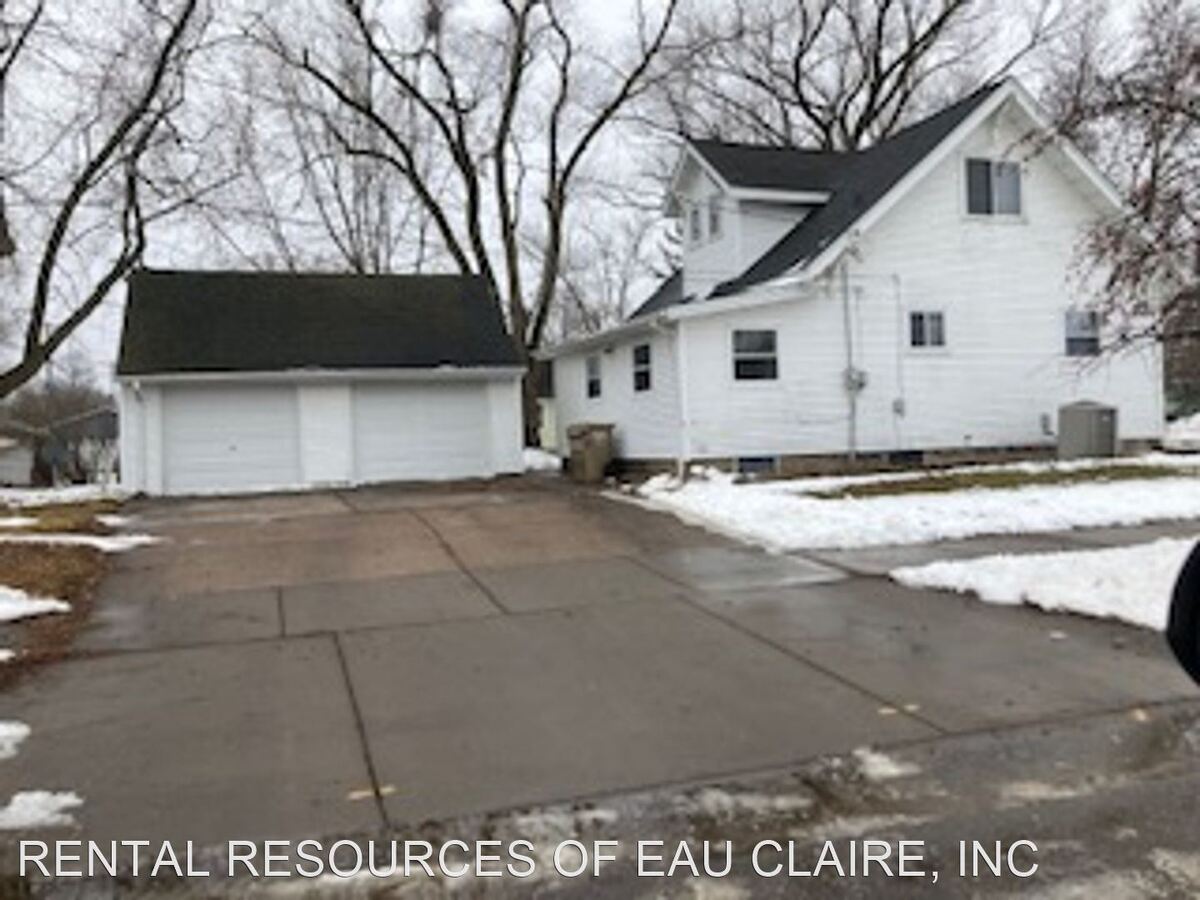 1027 Pershing St Eau Claire, WI House for Rent Rentable