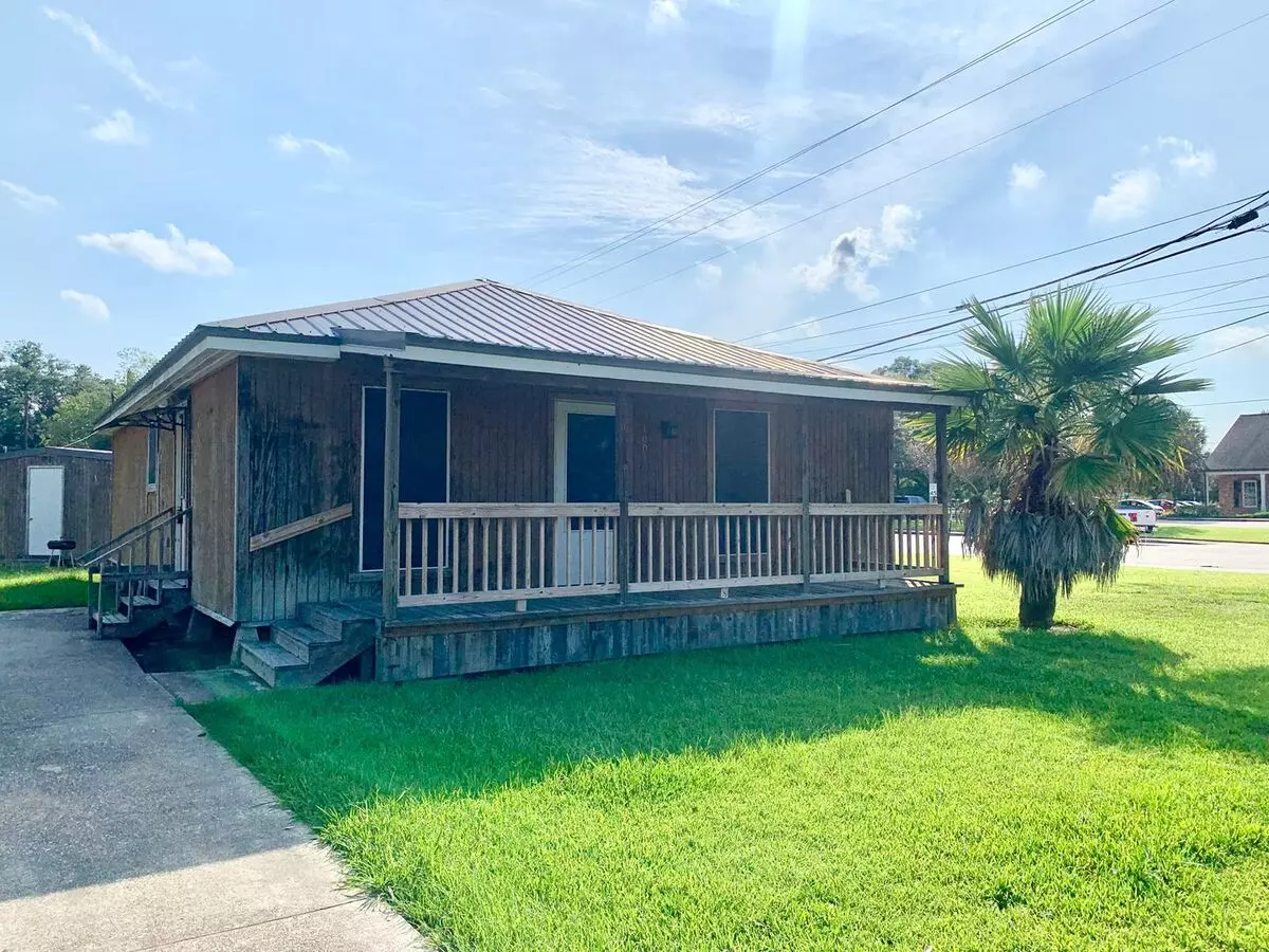 3 Bedroom 1.5 Bath Home Off Of Kaliste Saloom House for rent in Lafayette, LA