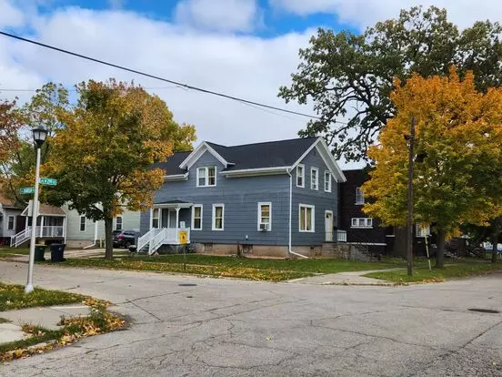 149/151 W 2nd St Apartment for rent in Fond Du Lac, WI