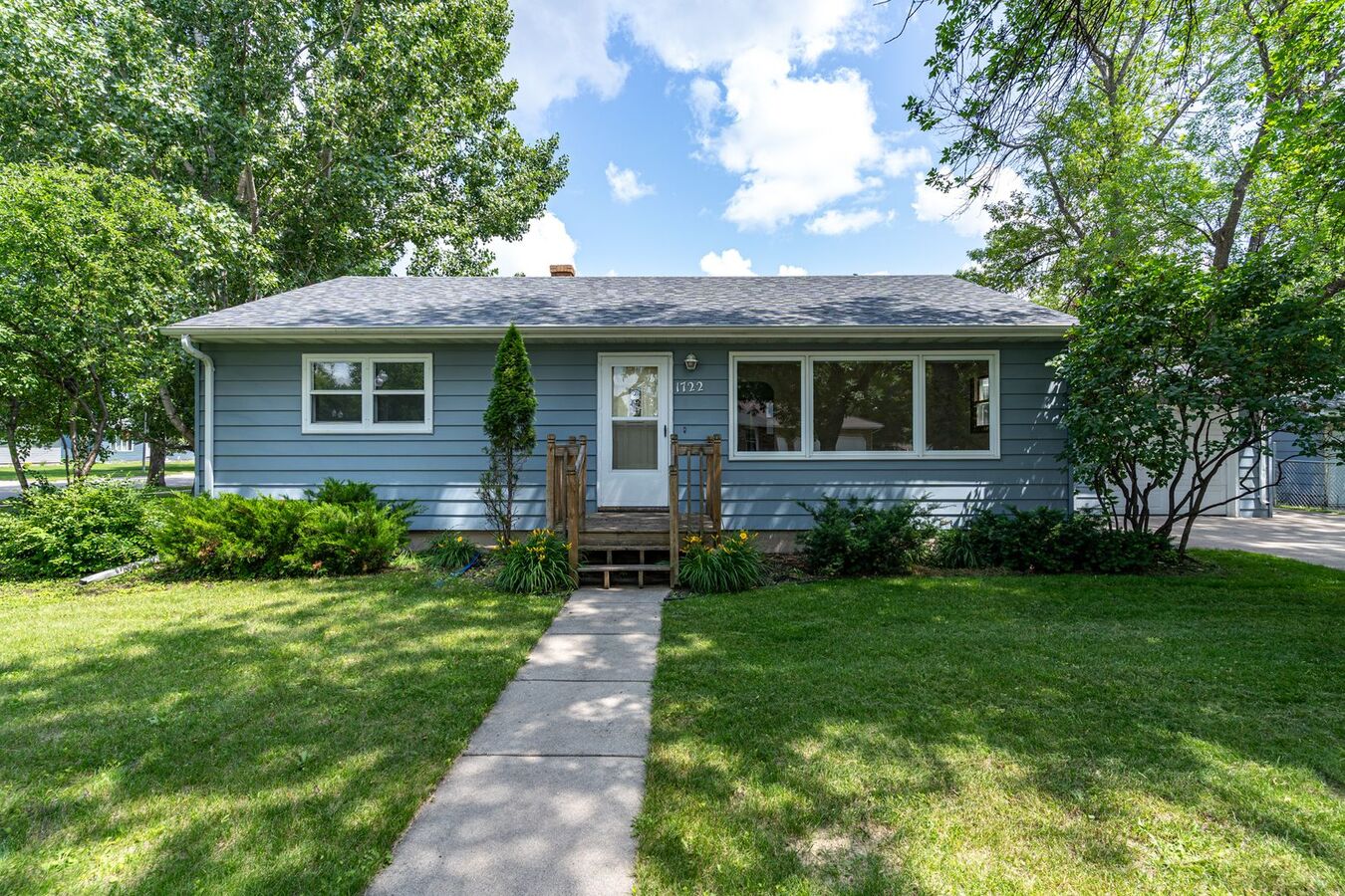 3 Bedroom, 2 Bath Single Family Home Apartments East Grand Forks, MN