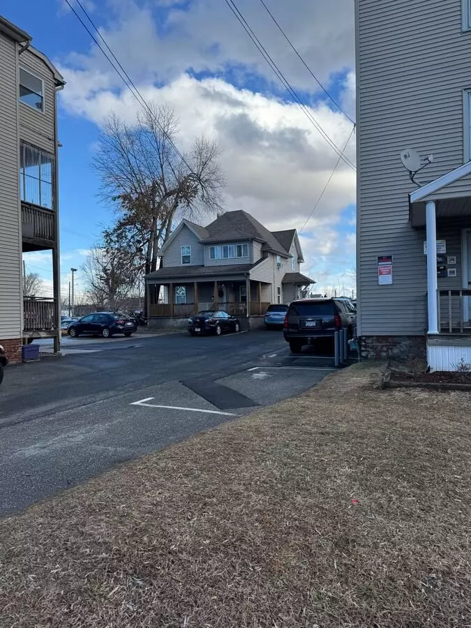Modern 2 Bedroom With Office In West Springfield! Apartment for rent in West Springfield, MA