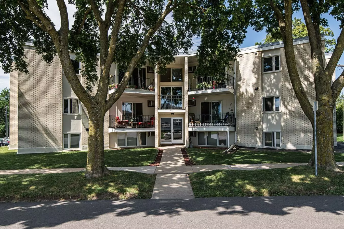 Whitehall &amp; Georgian Apartment for rent in Rochester, MN