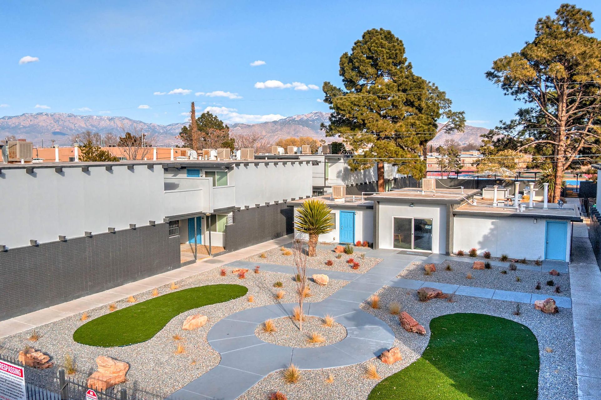 The Valencia Apartments 