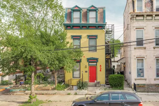 Elizabeth Street Apartment for rent in Cincinnati, OH