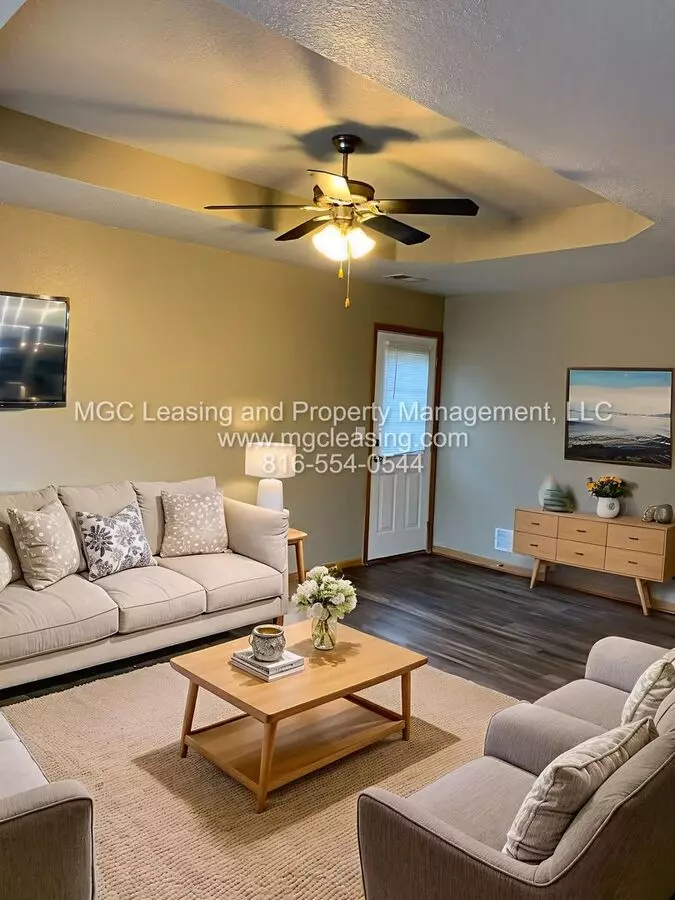 914-916 SW Sandy Ln Apartment for rent in Grain Valley, MO