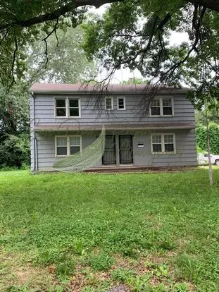 Beautiful Hardwood Floors!!! Apartment for rent in Independence, MO