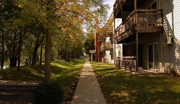 Elmcrest Apartment for rent in Des Moines, IA
