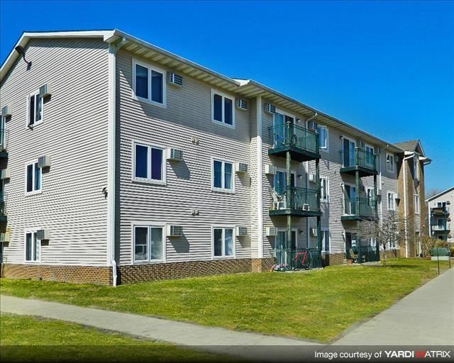 Parkside East Apartments 3560 E Douglas Ave Des Moines, IA