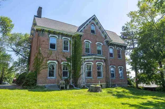 991 Leon Rd Apartment for rent in Pittsburgh, PA