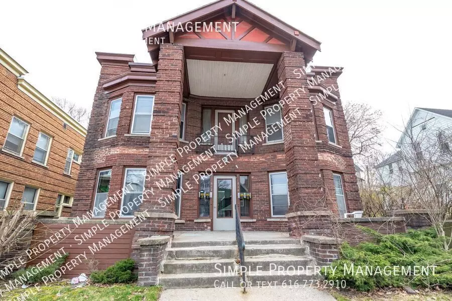 612 Michigan St NE Apartment for rent in Grand Rapids, MI