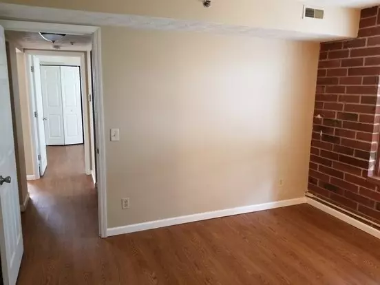 409 Brown St Apartment for rent in Akron, OH