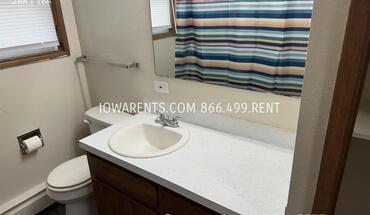 1313 1St St Apartment for rent in Perry, IA