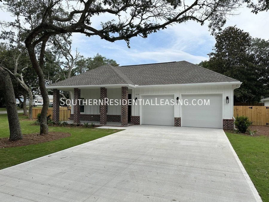610 Fifth St Destin, FL House for Rent Rentable