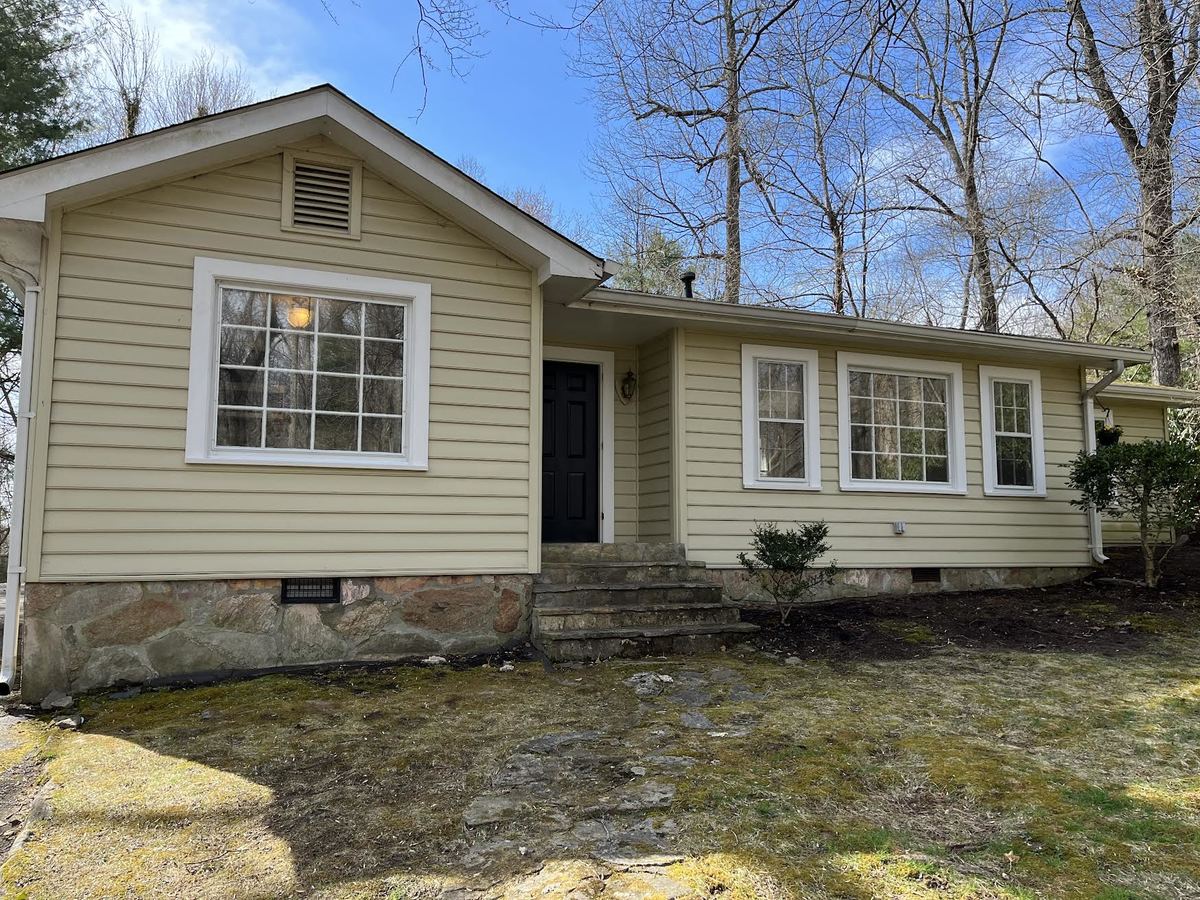 3414 Laurel Park Hwy Laurel Park, NC House for Rent