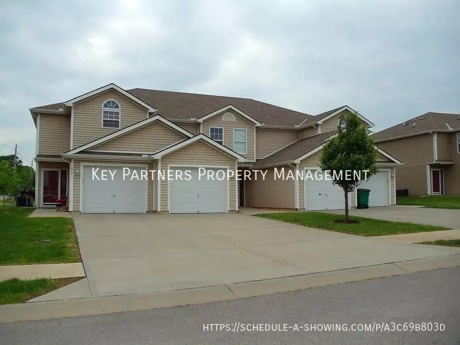 1640 SW Highland Dr House for rent in Lees Summit, MO