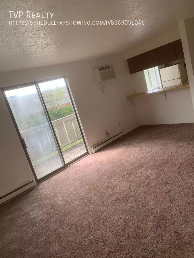 136 Apt B Fox Hill Ln House for rent in Elyria, OH