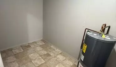 5 of 11 824 E Wyman St Apartment for rent in Hoopeston, IL