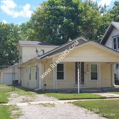 2210 SW Fillmore Apartment for rent in Topeka, KS
