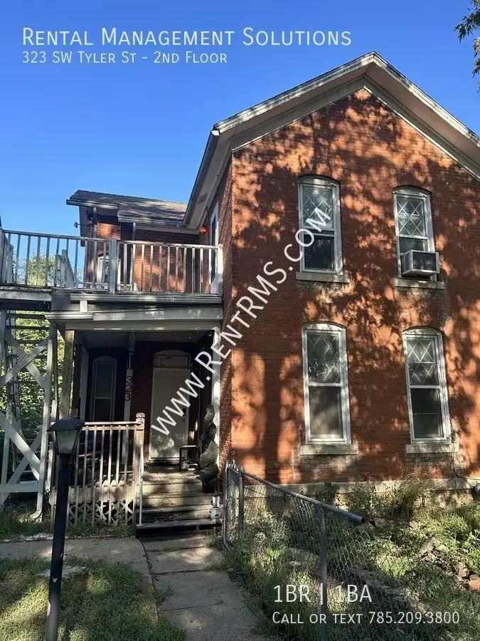 323 SW Tyler St Apartment for rent in Topeka, KS