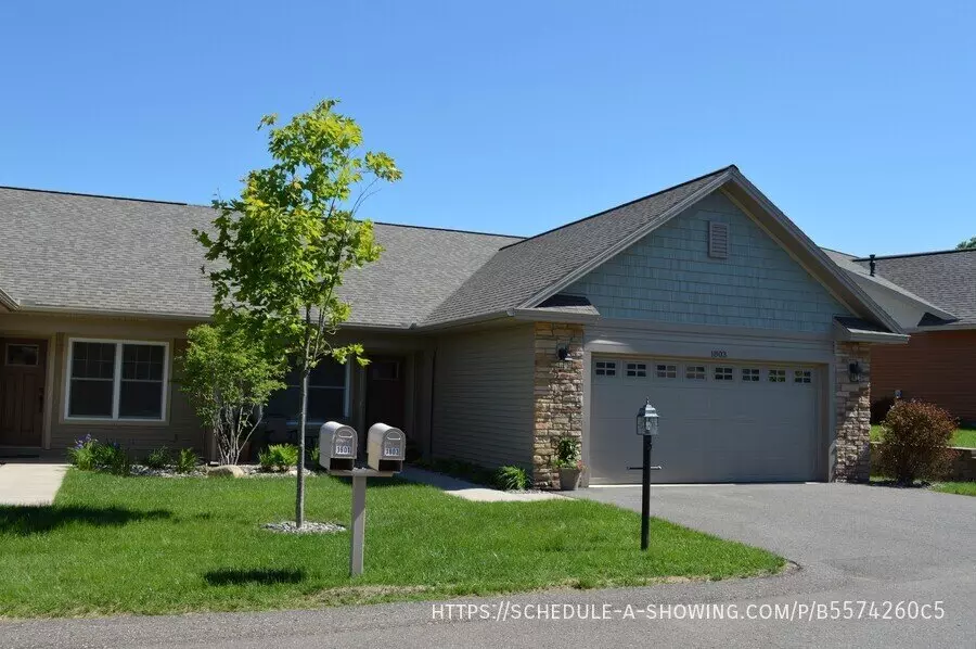 1701 N Creek Cir House for rent in Marquette, MI