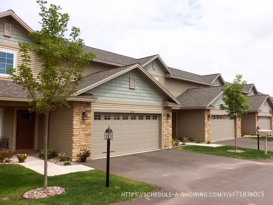 1704 N Creek Cir House for rent in Marquette, MI