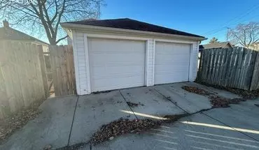 2 of 19 917 Hayes Ave Apartment for rent in Racine, WI