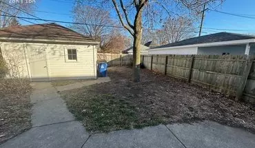 3 of 19 917 Hayes Ave Apartment for rent in Racine, WI