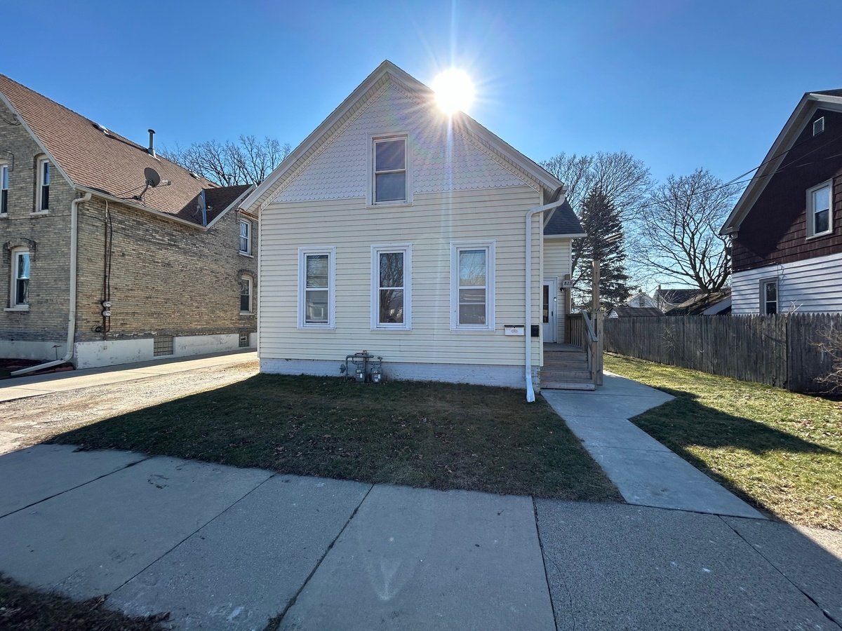 Yo7ut 823 Yout St Racine, WI Apartment for Rent | Rentable