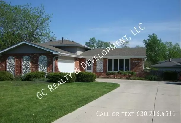 27 W181 Jewell Rd Apartment for rent in Winfield, IL