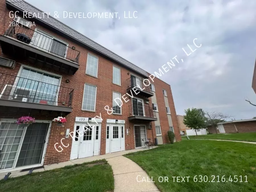135 W Elk Trl Apartment for rent in Carol Stream, IL