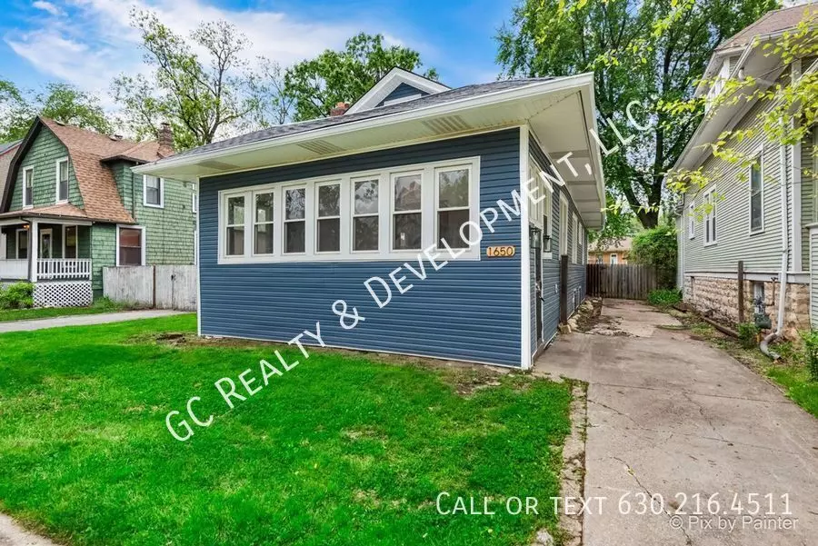 1650 W 100th St House for rent in Chicago, IL