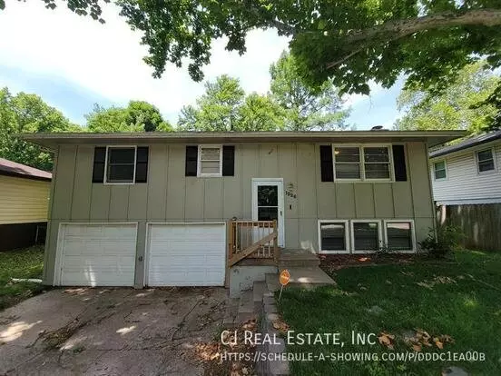 1226 Holke Rd Apartment for rent in Independence, MO