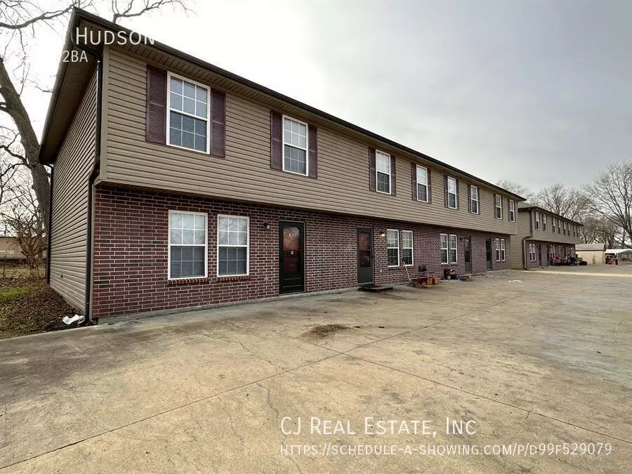 27 N Hudson St Unit Buckner House for rent in Buckner, MO