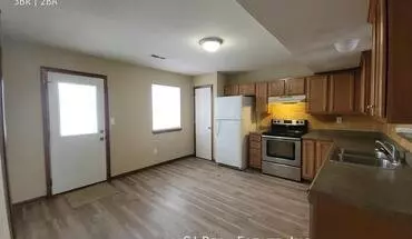 4 of 11 27 N Hudson St Unit Buckner House for rent in Buckner, MO
