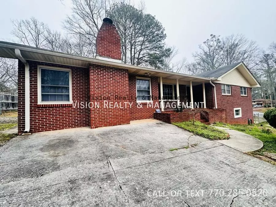 6663 Peacock Blvd House for rent in Morrow, GA