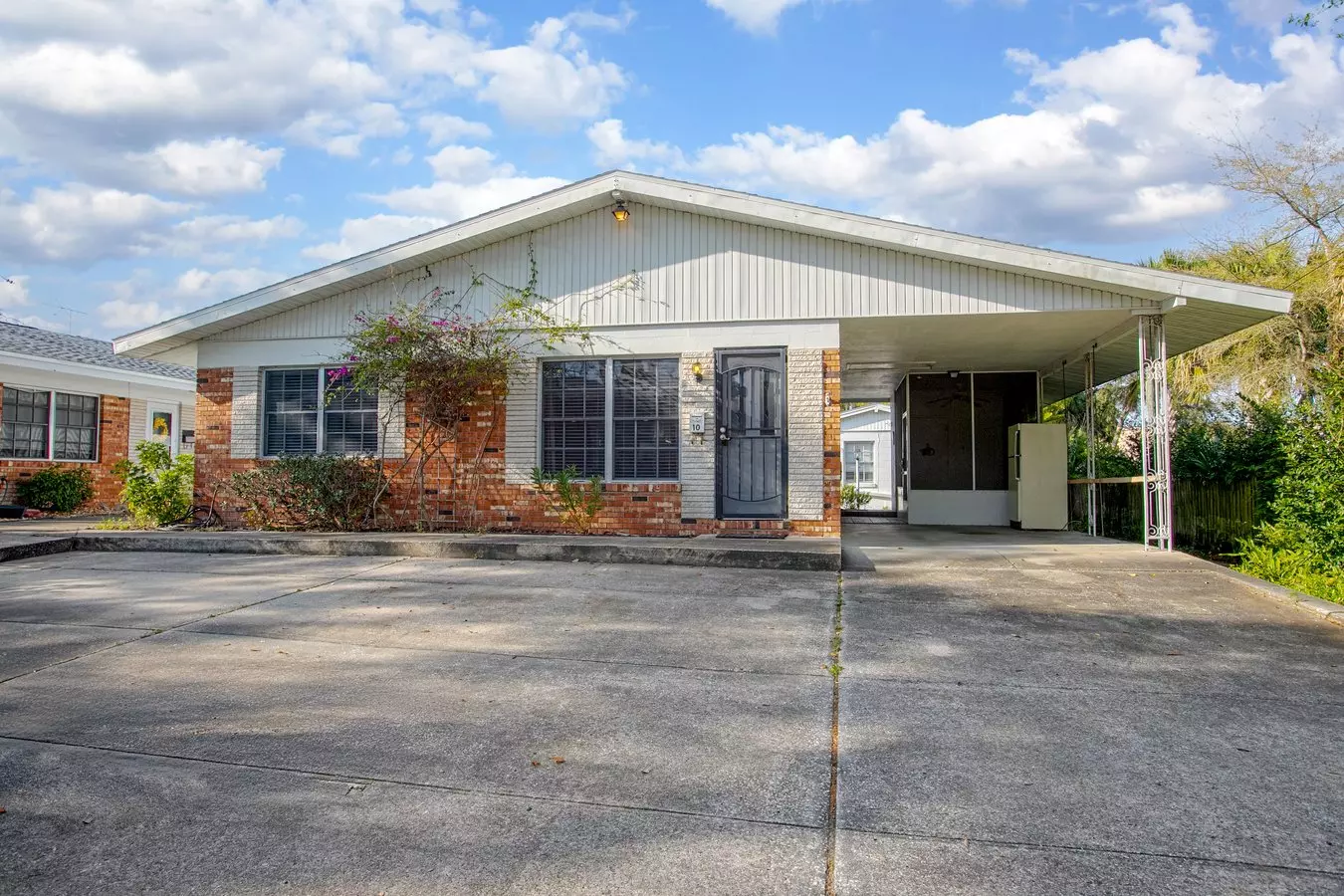 135 W Minnesota Ave Apartment for rent in Deland, FL