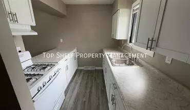 3 of 8 4209 E Ovid Ave Apartment for rent in Des Moines, IA
