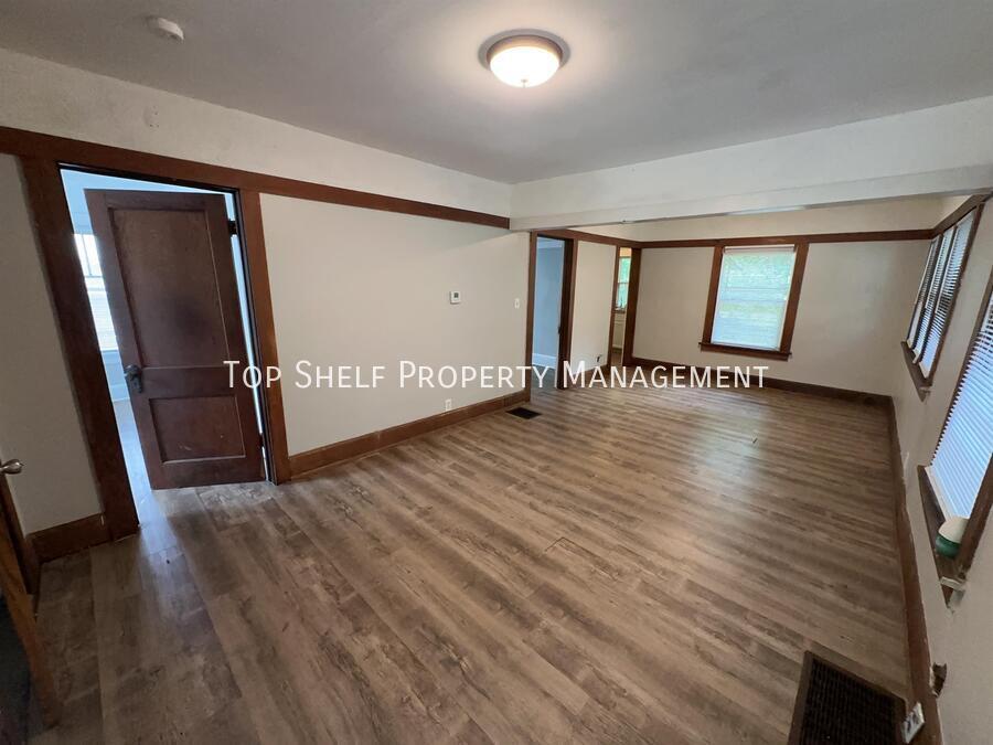 1923 Allison Ave Apartment for rent in Des Moines, IA 1923 Allison Ave Apartment for rent in Des Moines, IA