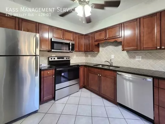 426 Wesley Ave Apartment for rent in Oak Park, IL