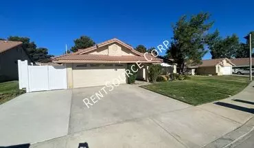 3 of 31 40739 Via Nuevo House for rent in Palmdale, CA